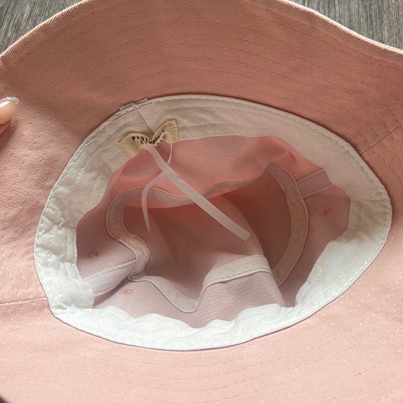 Parisienne et Alors Bucket Hat - Picture 3 of 3